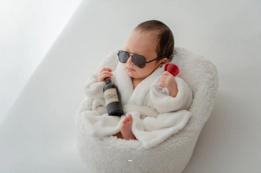 青岛满月宝宝趴着睡 青岛满月宝宝趴着睡